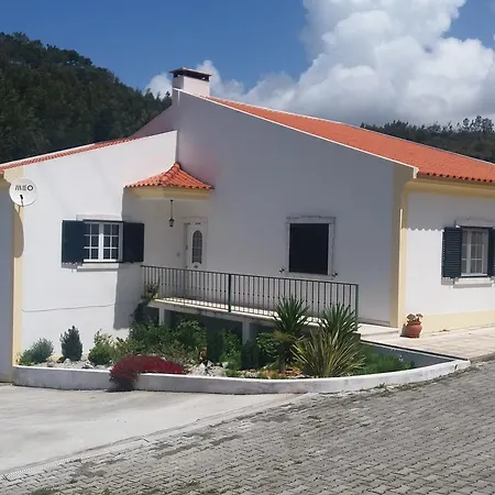 Pereiro Com Piscina 马夫拉